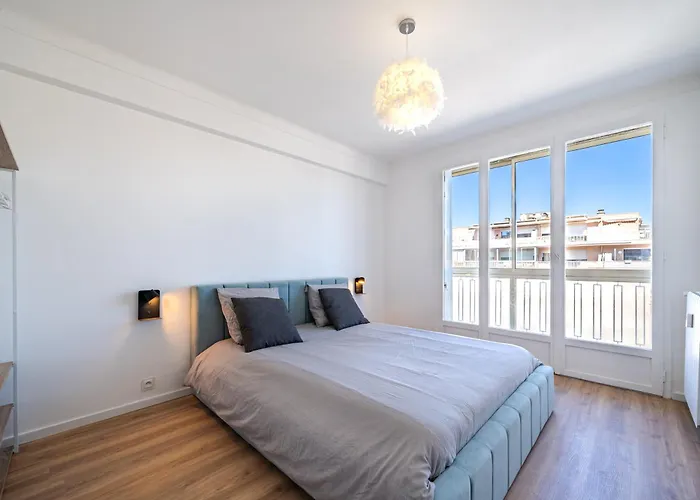Appartement A 100M De La Plage, Climatise